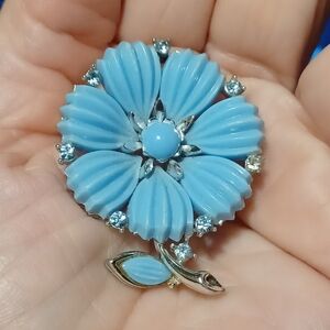 USNER Elegant Blue Floral Brooch - Signed - Mid Century 1950s - 1960s